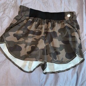 Senita camo running shorts with liner women’s medium